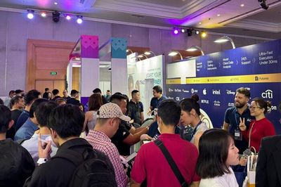 Tổ chức hội thảo trá hình để quảng bá sàn Forex thu hút được hàng nghìn người tham gia