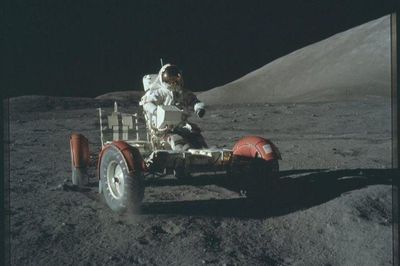 Những hình ảnh quý hiếm về những chuyến bay lên Mặt Trăng của NASA