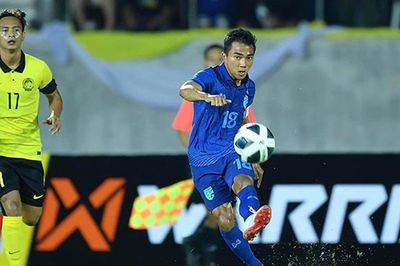 Tân HLV Thái Lan loại Chanathip, gặp vấn đề như HLV Troussier ở đội tuyển Việt Nam
