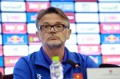 HLV Troussier: Tuyển Việt Nam có đội hình mạnh nhất dự Asian Cup
