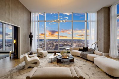 Bên trong căn penthouse cao nhất thế giới nhưng 'ế khách'