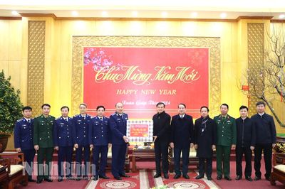 Bộ Tư lệnh Cảnh sát biển thăm, chúc Tết tỉnh Ninh Bình