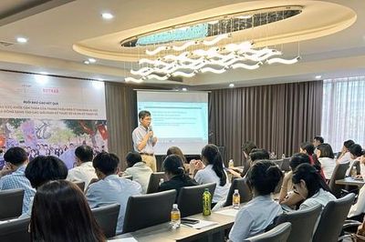 Hơn 200 học sinh Nghệ An và Khánh Hòa tham gia tìm hiểu hỗ trợ sức khỏe tâm thần