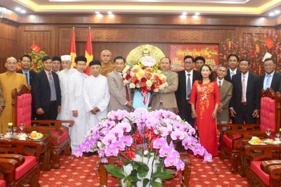 Đoàn đại diện các tổ chức tôn giáo chúc Tết Tỉnh ủy, Ủy ban nhân dân tỉnh Gia Lai