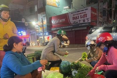 Lặng lẽ mưu sinh tối 30 Tết