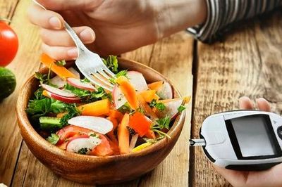5 lời khuyên của chuyên gia dinh dưỡng giúp người đái tháo đường ăn uống an toàn dịp Tết