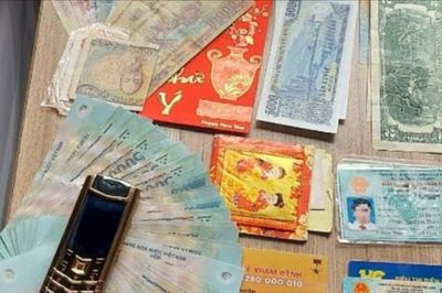 Tiếp viên đường sắt trả lại tài sản giá trị cho hành khách