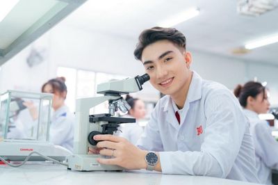 Những ngành học nào được miễn học phí?