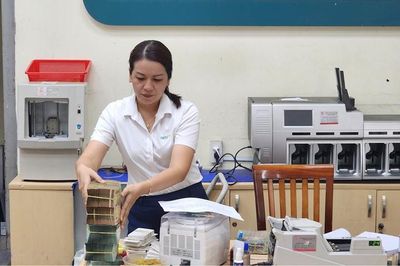 Thúc đẩy tăng trưởng tín dụng: Giảm lãi suất cần nhưng chưa đủ