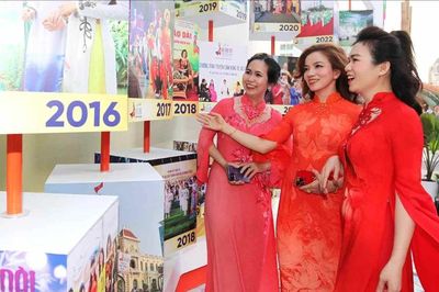 Giữ gìn và lan tỏa nét đẹp áo dài Việt