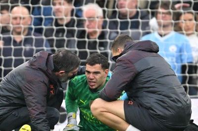 Pep Guardiola nhận tin dữ, Arsenal cười hưởng lợi