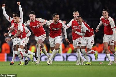 Arsenal hóa giải lời nguyền Champions League, thẳng tiến vào tứ kết