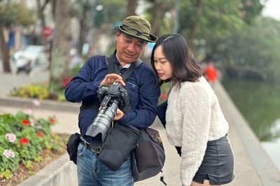 Nghề chụp ảnh dạo ở Hà Nội giờ chỉ còn 'vang bóng một thời'
