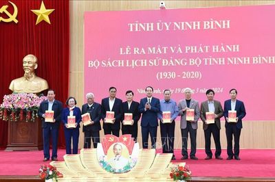 Phát hành bộ sách Lịch sử Đảng bộ tỉnh Ninh Bình