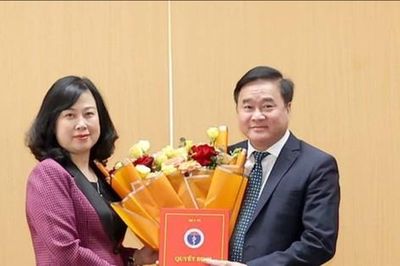 Bộ trưởng Bộ Y tế bổ nhiệm Cục trưởng 47 tuổi