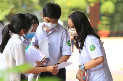 Đề tham khảo môn Văn thi tốt nghiệp 2024: 'Không đổi mới, thiếu tính đột phá'