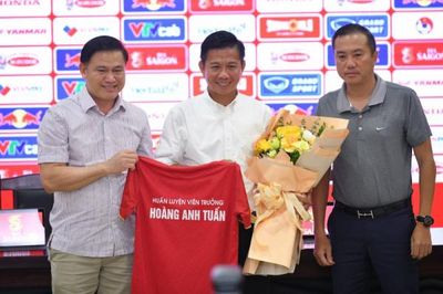 Lộ diện người thay thế ông Troussier làm HLV trưởng ĐT U23 Việt Nam