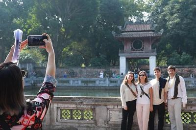 Nghiên cứu chính sách ưu đãi về xuất, nhập cảnh để thu hút khách quốc tế
