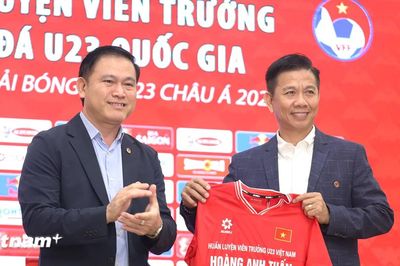 HLV Hoàng Anh Tuấn: 'Ngày mai của Bóng đá Việt Nam bắt đầu từ Đội U23'