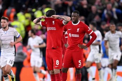 Europa League: Liverpool thua sốc 0-3 tại Anfield, Leverkusen chiếm ưu thế