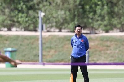 HLV Hoàng Anh Tuấn: 'U23 Việt Nam trẻ nhất giải, mỗi trận đều là bài học lớn'