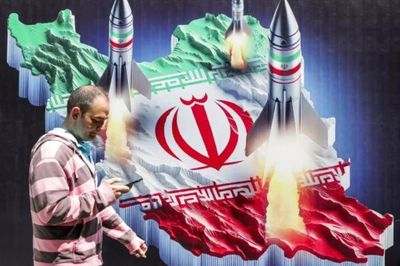 Câu hỏi bỏ ngỏ về vũ khí hạt nhân của Israel và Iran