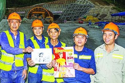 Đi trong hầm xuyên núi Đặng Thùy Trâm