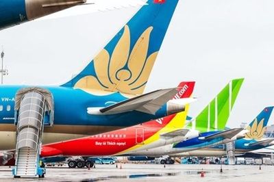 Từ nay đến cuối năm, giá vé máy bay không có dấu hiệu 'hạ nhiệt'