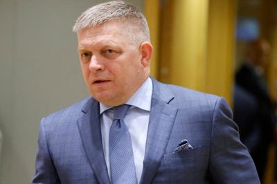 Thủ tướng Slovakia qua cơn nguy kịch