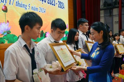 212 học sinh Quảng Ninh được tuyên dương