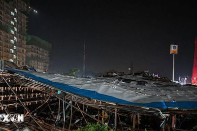 Ấn Độ bắt giữ chủ sở hữu biển quảng cáo khổng lồ bị sập ở Mumbai