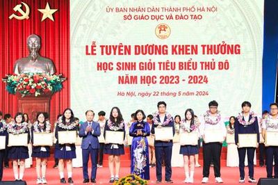 Tuyên dương 820 học sinh giỏi tiêu biểu của Thủ đô