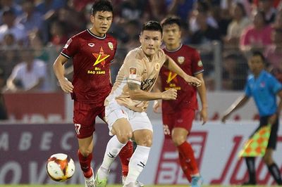 Quang Hải 'rơi tự do' cùng CAHN và tin đồn muốn về Thể Công Viettel