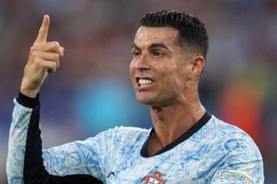 Ronaldo lần đầu 'tịt ngòi' ở vòng bảng giải đấu lớn