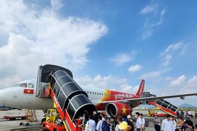 Giá vé máy bay tăng trở lại