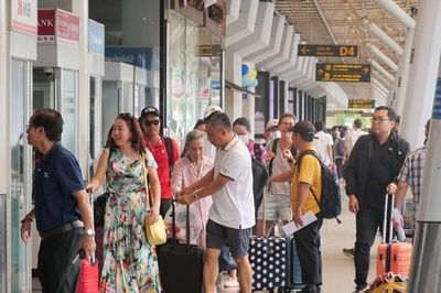 Du lịch ứng phó với giá vé máy bay vọt tăng