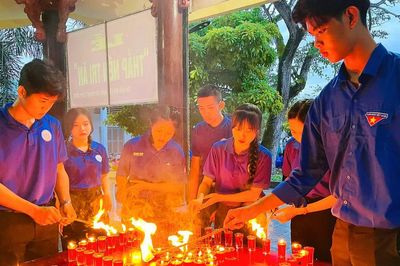 Tuổi trẻ và tháng 7