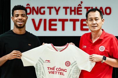 Thể Công Viettel mua ngoại binh 'xịn' chuẩn bị thay Hoàng Đức; 'Đoàn Văn Hậu là mối đe dọa cho Indonesia ở AFF Cup'