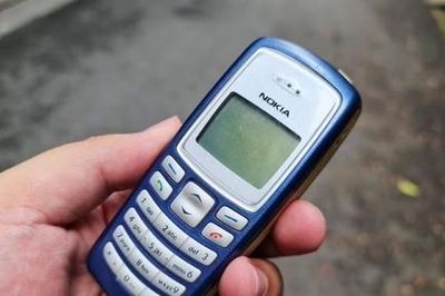 Cảnh báo lừa đảo khi mua điện thoại di động 4G giá siêu rẻ