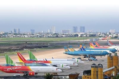 Bộ Giao thông vận tải làm rõ tỷ trọng chi phí mỗi chuyến bay sau khi cử tri kêu giá vé máy tăng cao