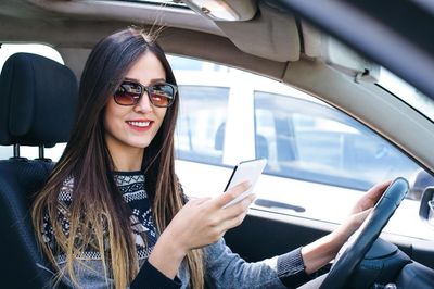 8 người Mỹ thiệt mạng mỗi ngày vì tái xế phân tâm khi lái xe