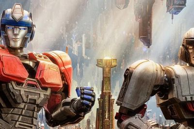 'Transformers One': Quá khứ từ bạn thành thù của Optimus và Megatron