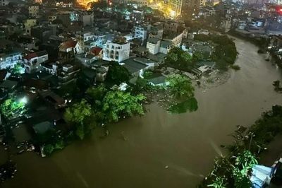 Hà Nội phát lệnh báo động lũ ở các sông, cảnh báo ngập lụt trên diện rộng