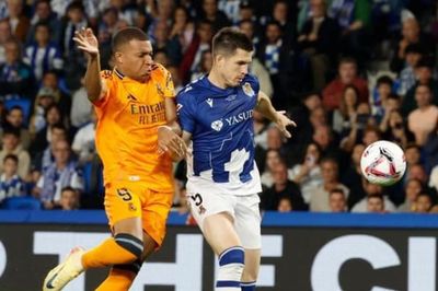 Mbappe rực sáng, Real Madrid gây áp lực lên Barcelona nhờ 2 quả phạt đền