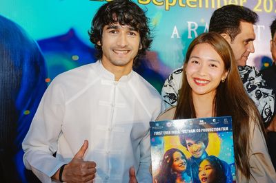 Khả Ngân 'nên duyên' với tài tử Bollywood trong phim mới