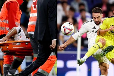 Sao Real Madrid khóc nức nở, rời sân bằng cáng sau chấn thương kinh hoàng
