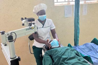 Những anh hùng thầm lặng ở Uganda