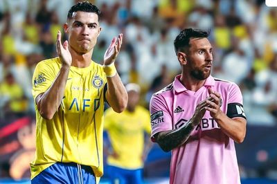 Ronaldo thắng Messi trong cuộc bình chọn 'Cầu thủ hay nhất'
