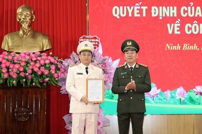 Đại tá Đinh Việt Dũng giữ chức vụ Giám đốc Công an tỉnh Ninh Bình