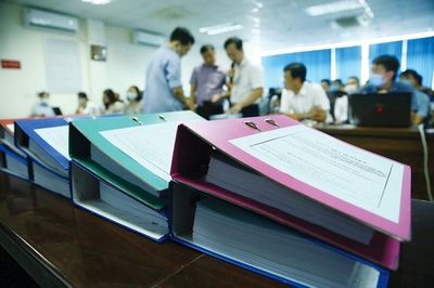 Liên danh Hữu Tình - Anh Tuấn dùng bằng cấp giả đấu thầu